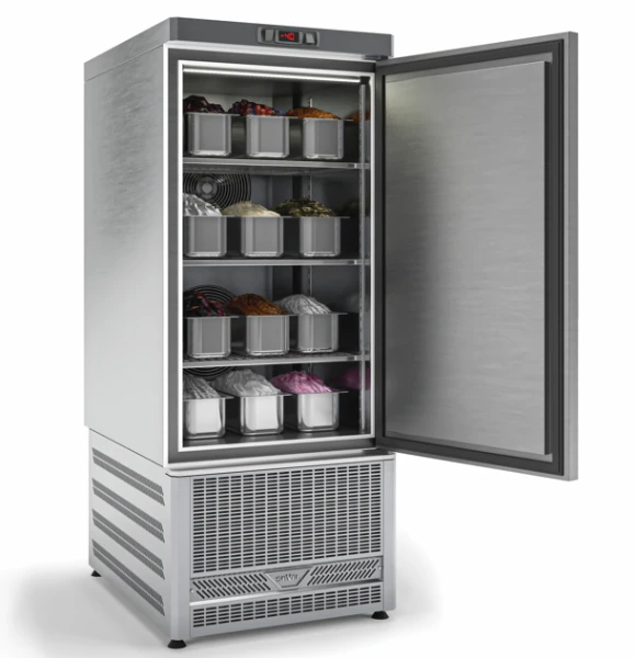 Krom tepsiler.
Ayarlanabilir dijital derece.
Tekerlek ve sabit ayak ile üretilir.
+35 C derecede %60 nem ve ortam koşullarında test edilmiştir